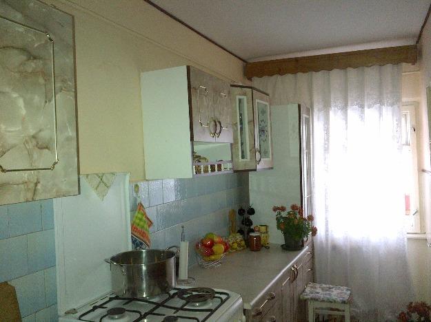 Apartament 3 camere,90 mp,zona de jos,Onesti - Pret | Preturi Apartament 3 camere,90 mp,zona de jos,Onesti