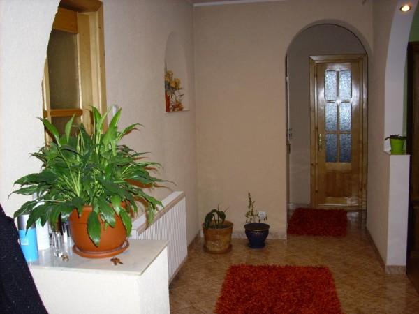 Apartament 3 camere in Radauti - Pret | Preturi Apartament 3 camere in Radauti