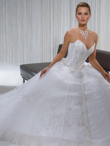 Vand Rochie Mireasa Noua Luxoasa Firma Demetrios cu Accesorii - Pret | Preturi Vand Rochie Mireasa Noua Luxoasa Firma Demetrios cu Accesorii