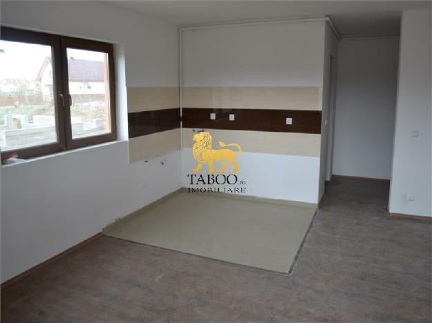 Apartament cu 2 camere semidecomandat de vanzare in Selimbar - Pret | Preturi Apartament cu 2 camere semidecomandat de vanzare in Selimbar
