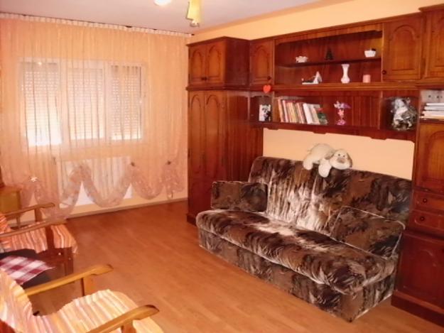 Vand apartament cu 3 camere PB langa p-ta Decebal - Pret | Preturi Vand apartament cu 3 camere PB langa p-ta Decebal