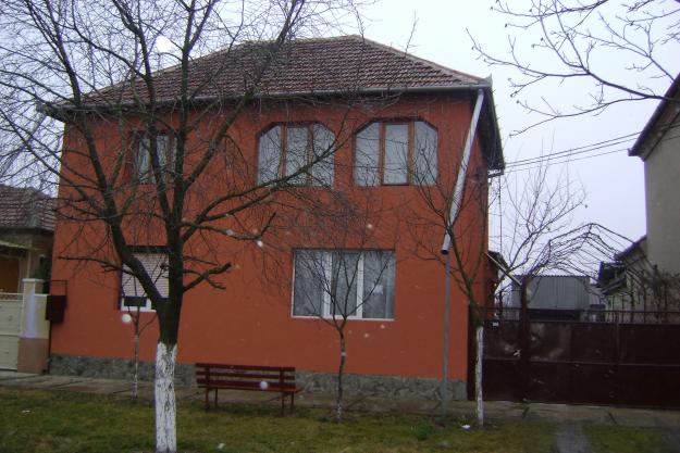 Vand urgent casa cu etaj in Zimand Cuz - Pret | Preturi Vand urgent casa cu etaj in Zimand Cuz