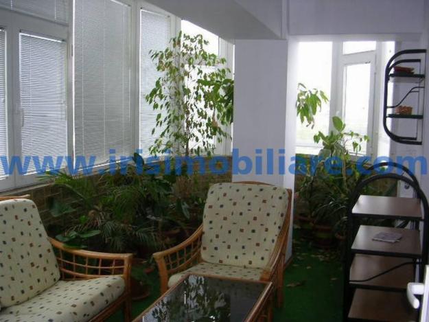 Vanzare apartament 4 camere - Pret | Preturi Vanzare apartament 4 camere