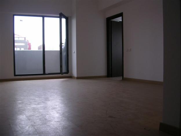 Apartament cu 3 camere - zona P-ta Muncii - Pret | Preturi Apartament cu 3 camere - zona P-ta Muncii