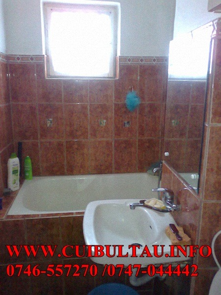 Vand apartament 3 camere in Onesti, zona de sus - Pret | Preturi Vand apartament 3 camere in Onesti, zona de sus