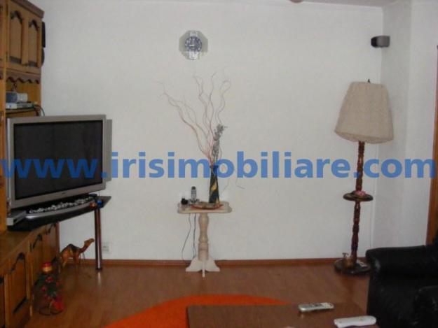 Vanzare apartament 4 camere - Pret | Preturi Vanzare apartament 4 camere