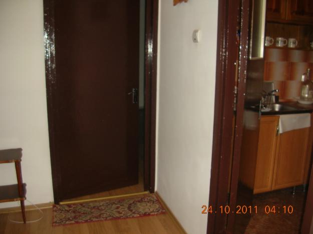 Vand apartament 3 camere Mioveni - Pret | Preturi Vand apartament 3 camere Mioveni