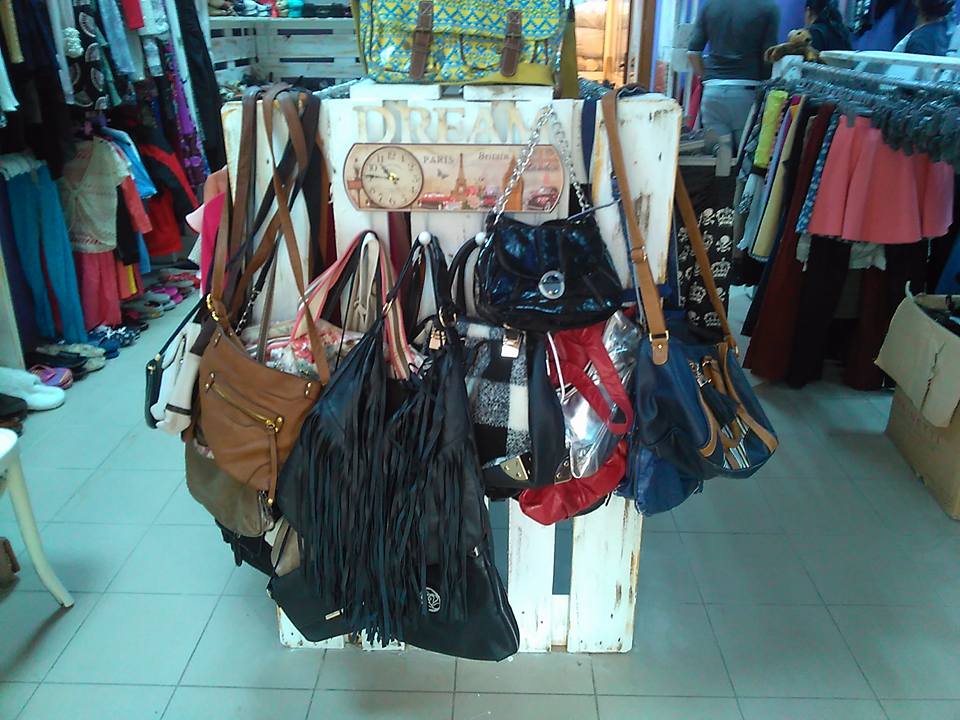 vand marfa second hand,calitate superioara,import uk,incaltaminte,coleta personala! - Pret | Preturi vand marfa second hand,calitate superioara,import uk,incaltaminte,coleta personala!