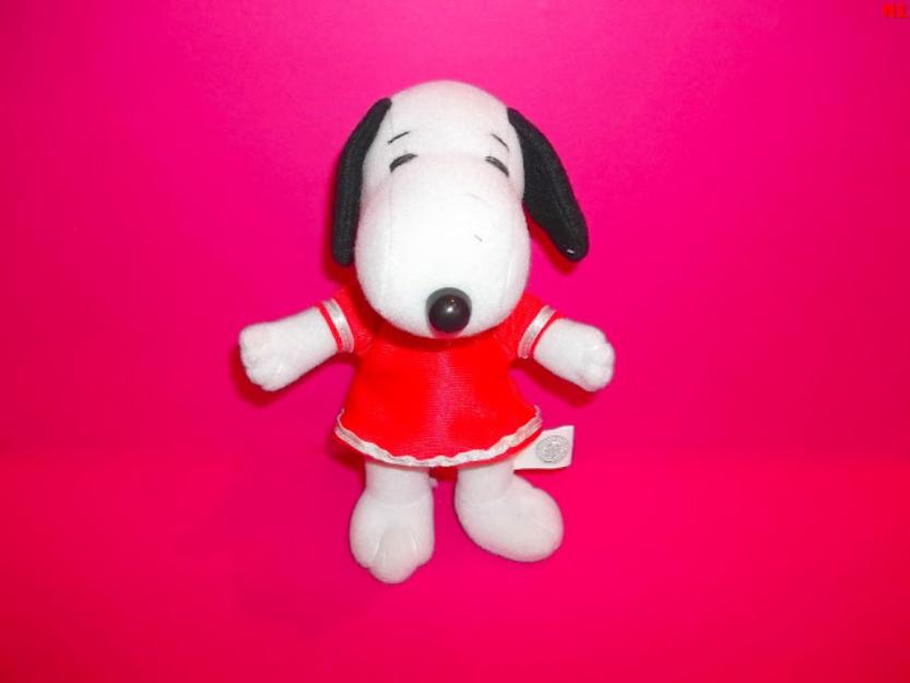 jucarii personaj din desene animate snoopy din plus de la ferrero - Pret | Preturi jucarii personaj din desene animate snoopy din plus de la ferrero